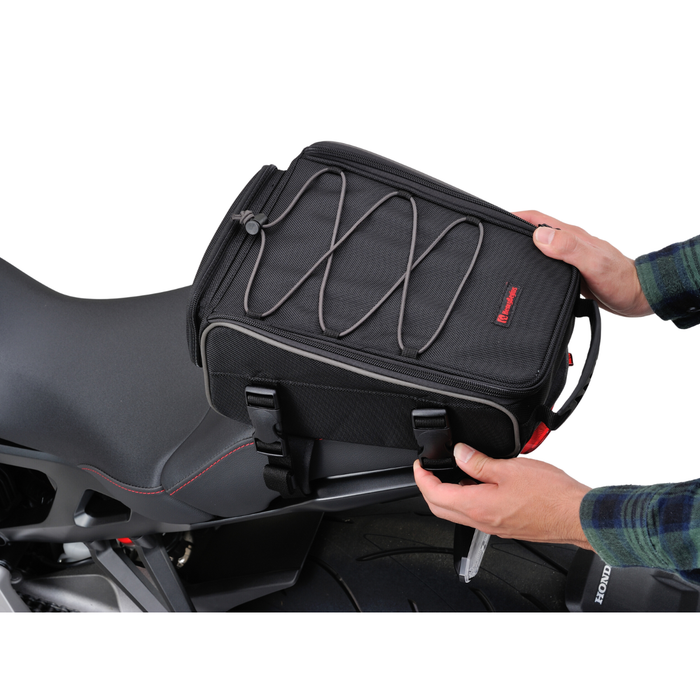 Seat Bag (Adventure Bike) H5.7 × W9.3 × D11.0 (in) 7 (liters)